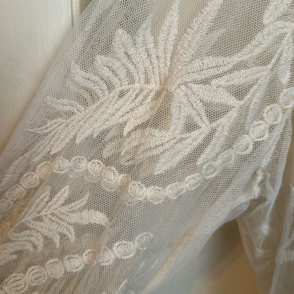 Dressbarn Sheer Embroidered Top With Camisole Size 1X NWT - Picture 5 of 12